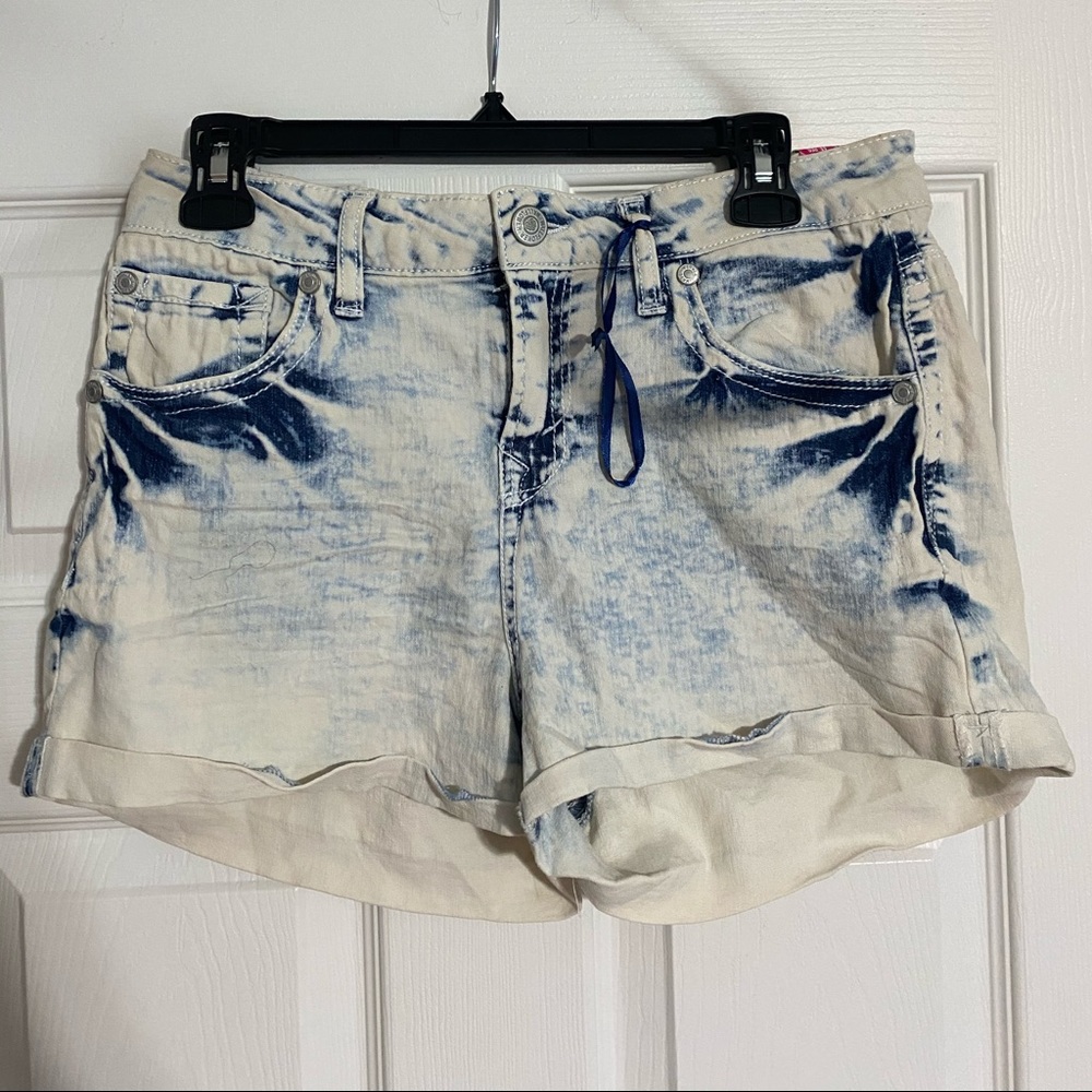 NWT Wallflower Jean Shorts